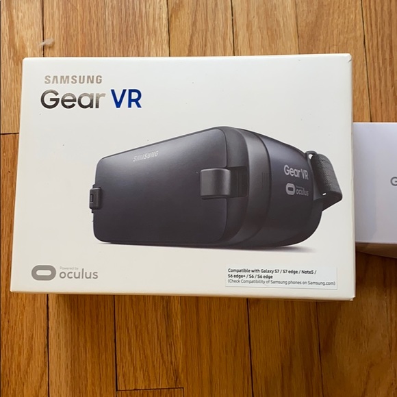 Samsung Gear VR - Picture 1 of 3